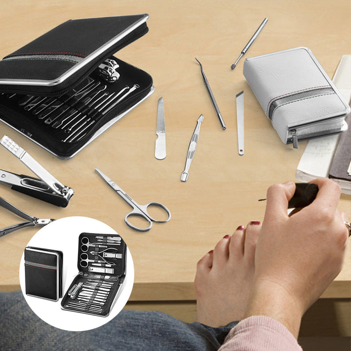 "Elegant nagelvårdsset, ergonomiska verktyg i stålfodral med svart PU-läder, för manikyr och pedikyr."