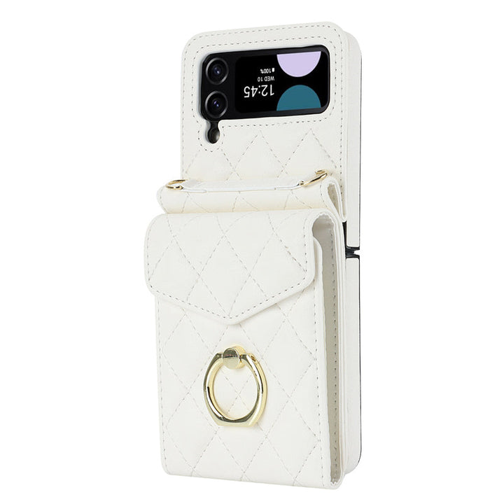 "Elegant plånboksfodral för Samsung Galaxy Z Flip i präglat läder, visar kortplatser och skyddande design."