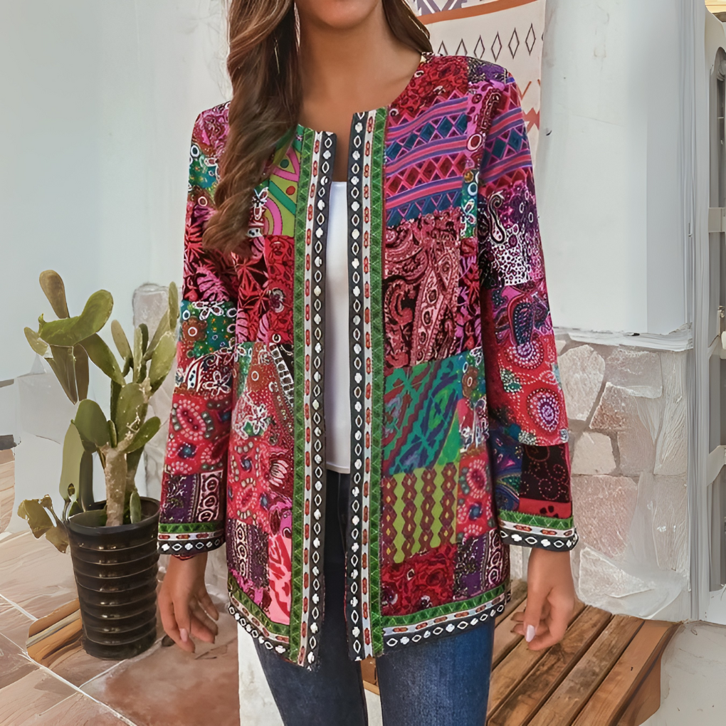 Elegant röd retro stickad kofta för dam med v-hals. Bekväm vintage cardigan för kvinnor.