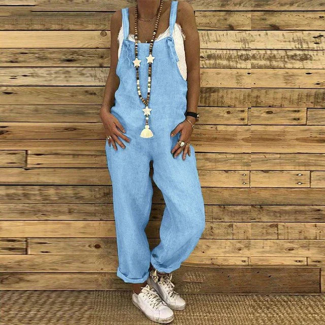 Avslappnad damoverall med retrokänsla. Eleganta hängselbyxor för vardagsstil eller sommarens festoutfit.