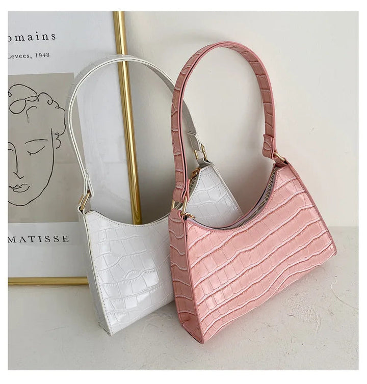 Perfekt gåva: Elegant retro damhandväska med kedja. Axelväska och crossbody som lyfter kvinnlig stil.