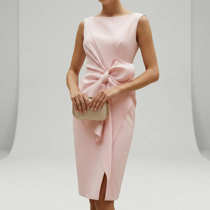 Elegant damklänning Stephanie, festklänning med smickrande rosett och ärmlös design för kvinnor.