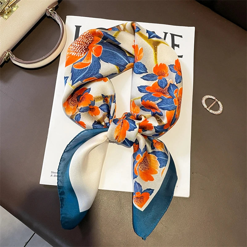 Mångsidig rutig halsduk för dam, en lättviktig accessoar med klassisk charm.