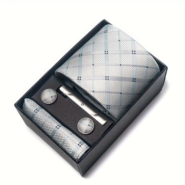 Elegant rutigt slipsset med slips, näsduk, manschettknappar, slipsnål i presentask för herrar.