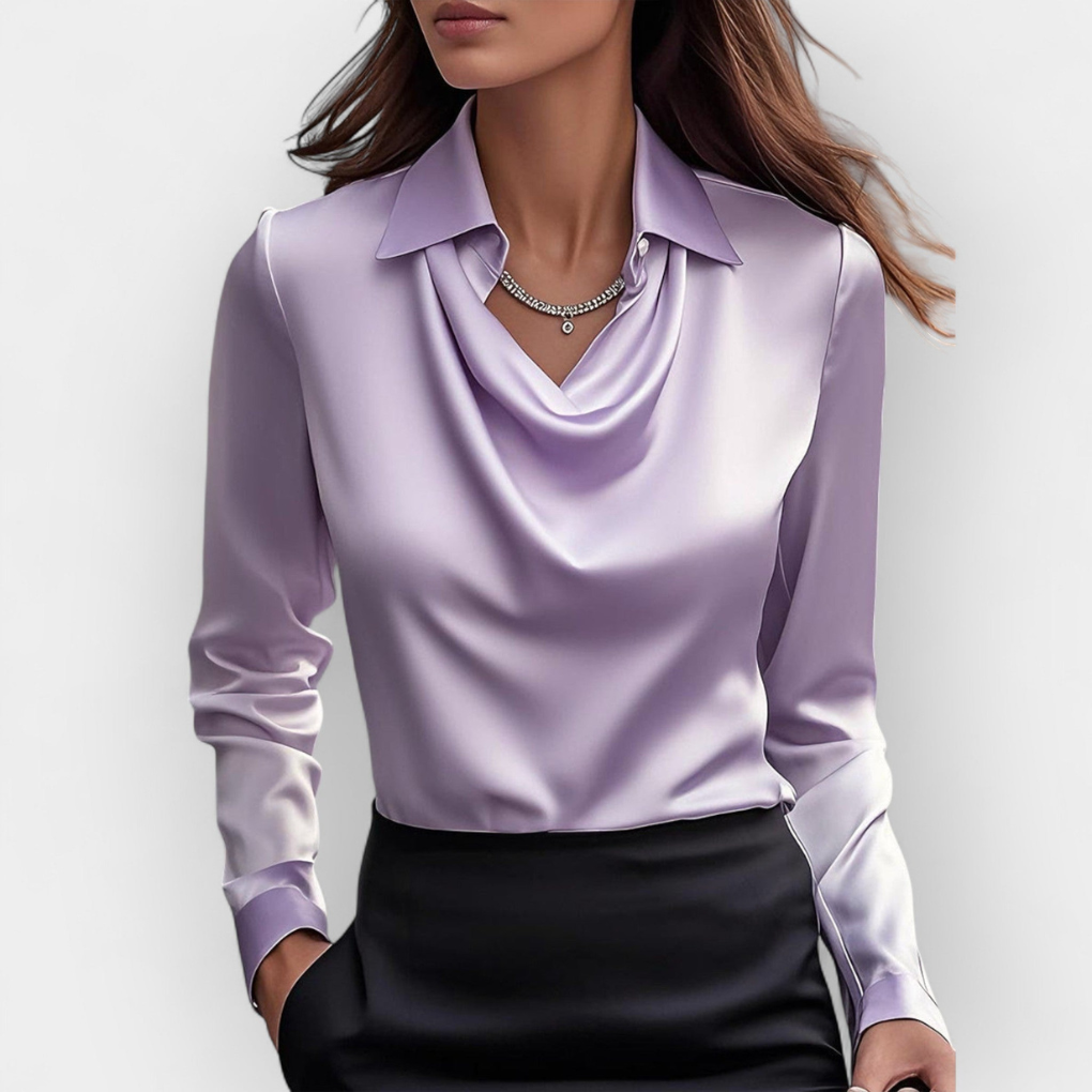 Satinblus med elegant vattenfallskrage för kvinnor. En stilren festtopp och kontorsskjorta.