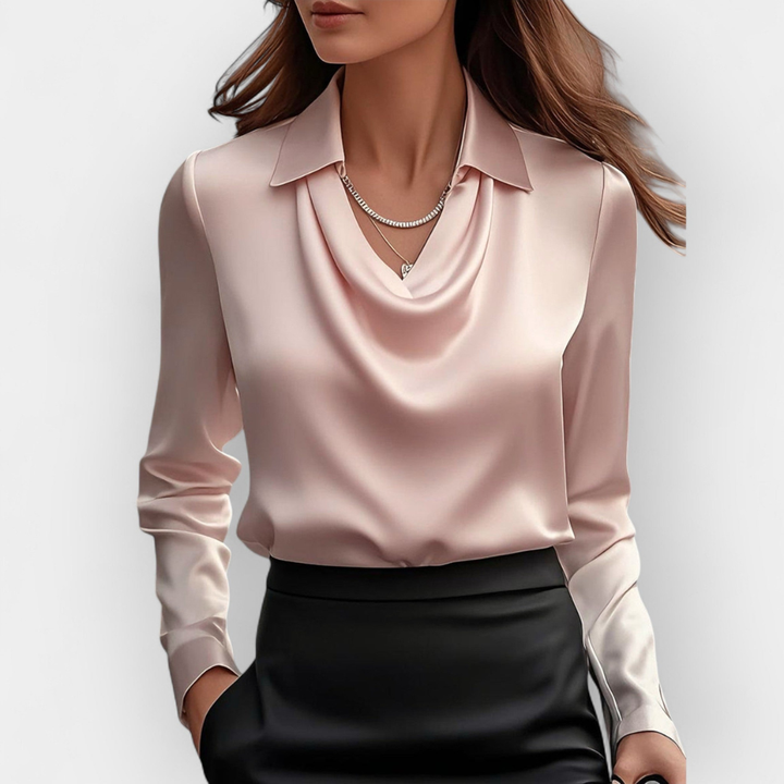 Modeinriktad glansig satinblus för kvinnor. Elegant långärmad damtopp med vacker vattenfallskrage, idealisk som festtopp.
