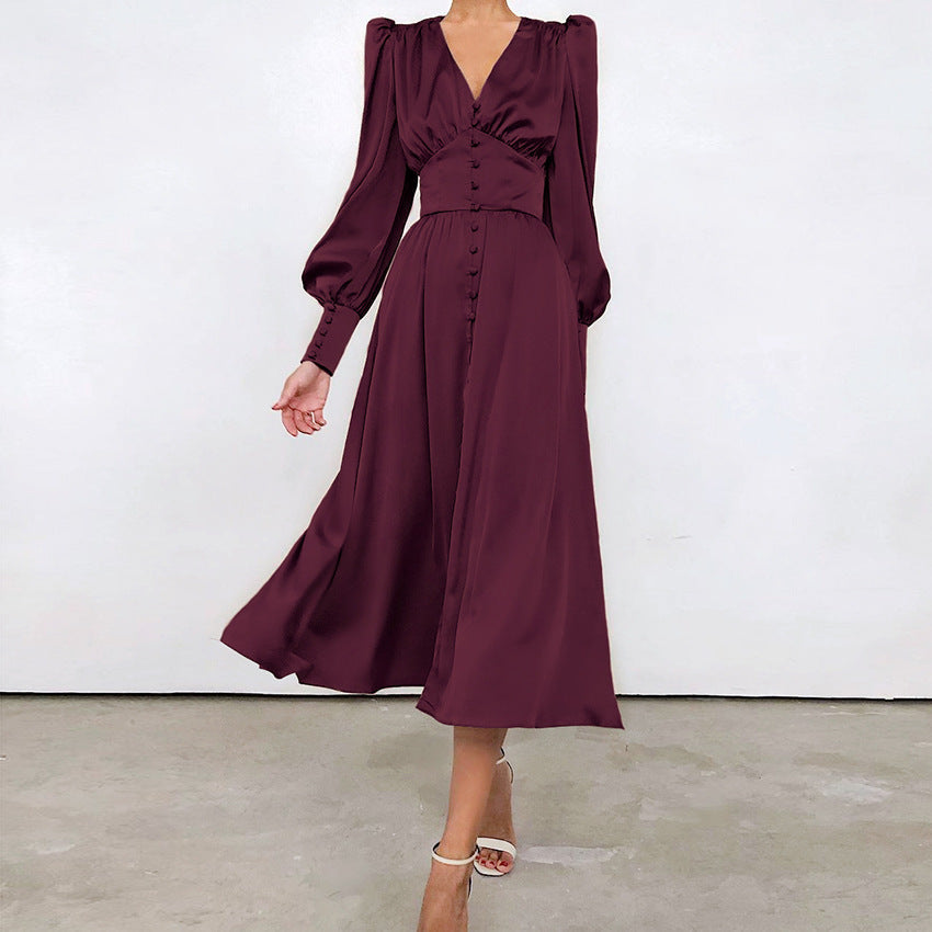 Bekväm satinklänning i polyester för damer, elegant mode för fest och daglig användning.