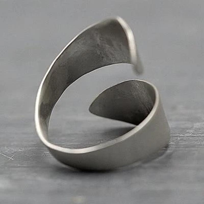 "Elegant silver Nature Art ring med justerbar design, med maskros och fjällmotiv, för män och kvinnor."