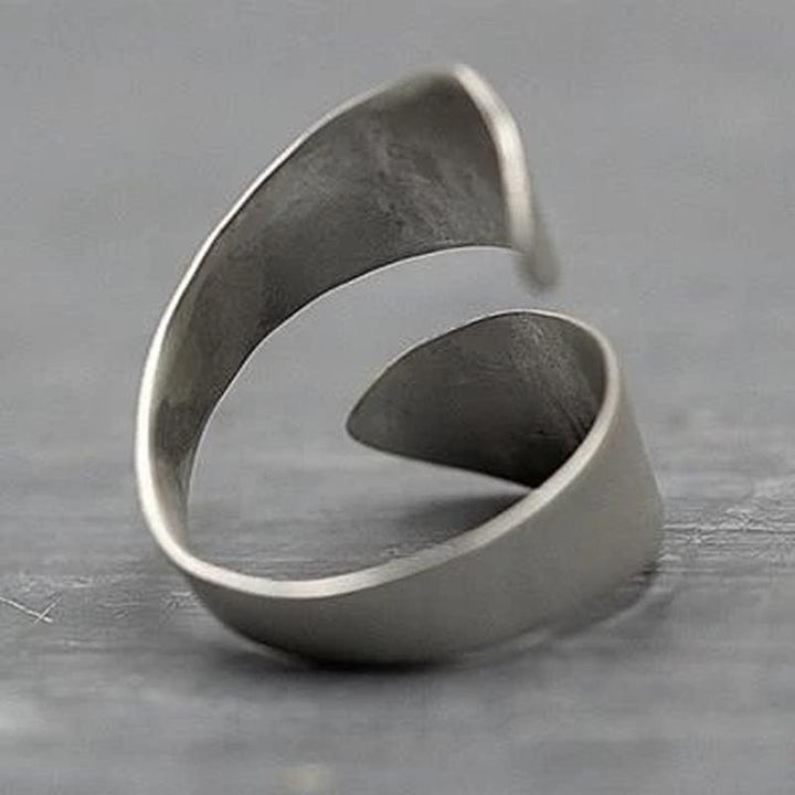 "Elegant silver Nature Art ring med justerbar design, med maskros och fjällmotiv, för män och kvinnor."