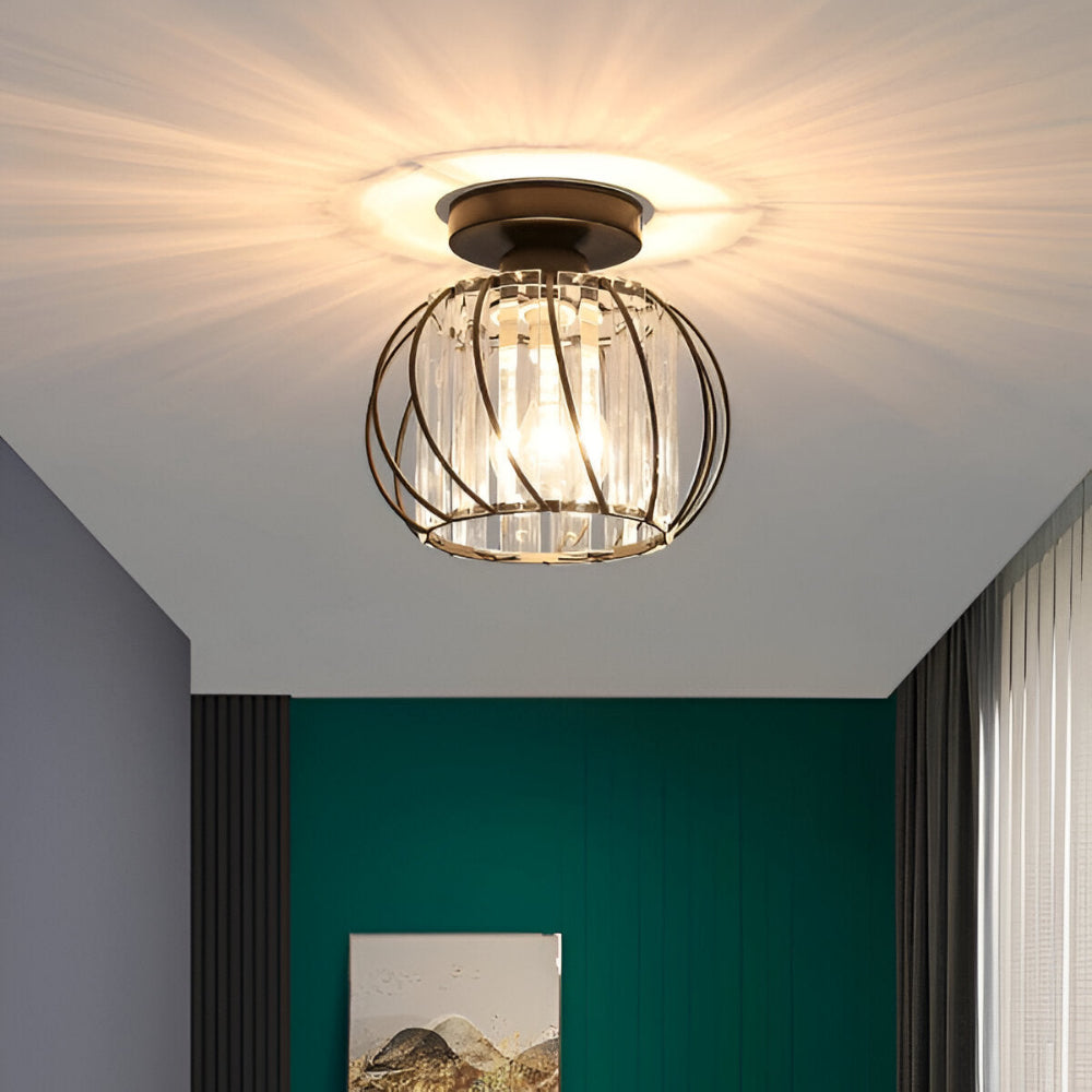 Elegant skandinavisk taklampa i modern design, perfekt för vardagsrum och sovrum.