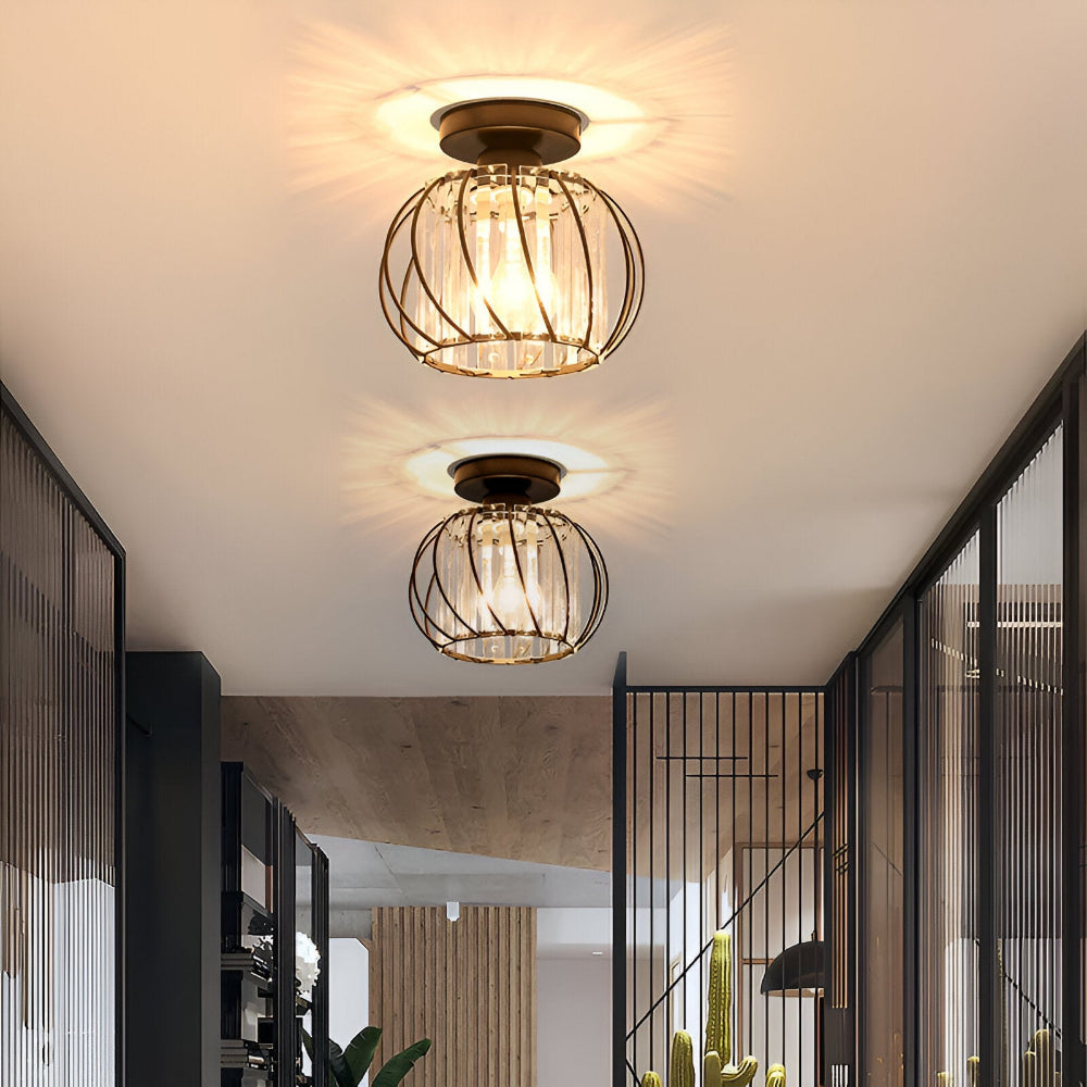 Designlampa för taket, skandinavisk och elegant, förhöjer heminredningen i korridoren.