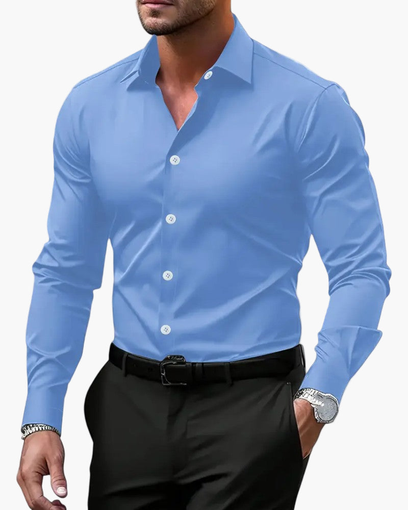 Stilren slim fit herrskjorta som kombinerar komfort och elegans. Passar både vardag och fest.