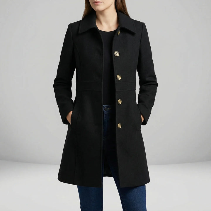 Figursydd A-linjekappa "Caitlin" för kvinnor, elegant design. Stilrent ytterplagg business casual.
