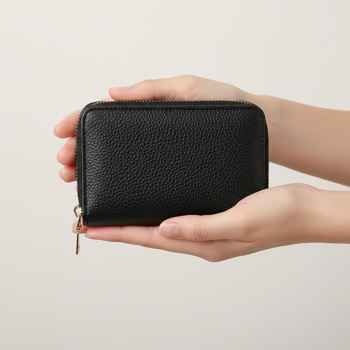 Stilren svart kortplånbok, perfekt för att organisera kort. Kompakt PU-läder damplånbok, praktisk accessoar.