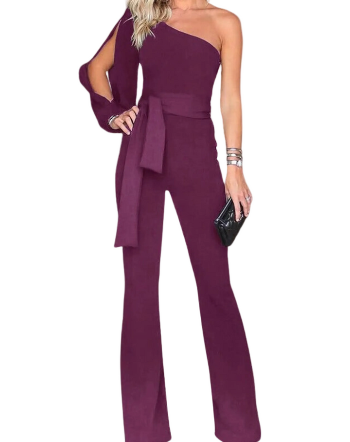 Elegant svart jumpsuit för kvinnor med rosettbälte, perfekt för fester och speciella tillfällen.