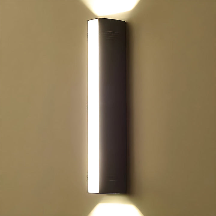 Svart utomhuslampa, energisnål LED-vägglampa som fasadbelysning.