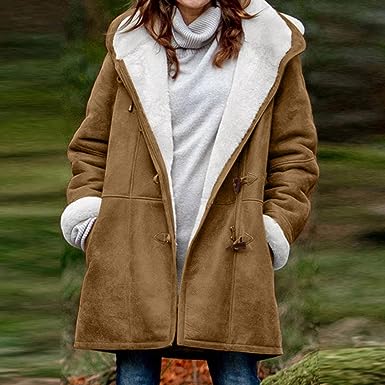 Kvinnors jacka i modern design framifrån, visar dess stilrena linjer, perfekt för höstmode.