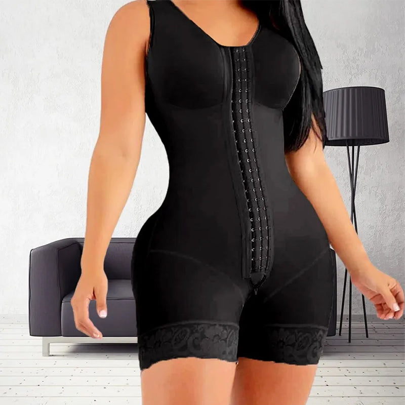 "Elegant svart one-piece shapewear bodysuit för kvinnor, erbjuder kroppsskulptering och öppen gren design för bekvämlighet."