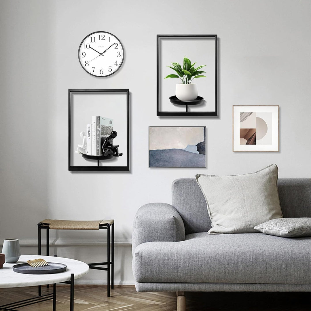 Dekorativ väggväxthållare i metall. Förvandlar väggar till en grön oas med modern och stilren design.