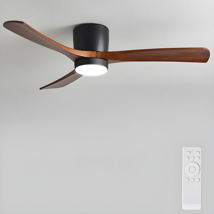 Takfläktlampa med flexibel LED-belysning, träblad och tyst drift för komfort.