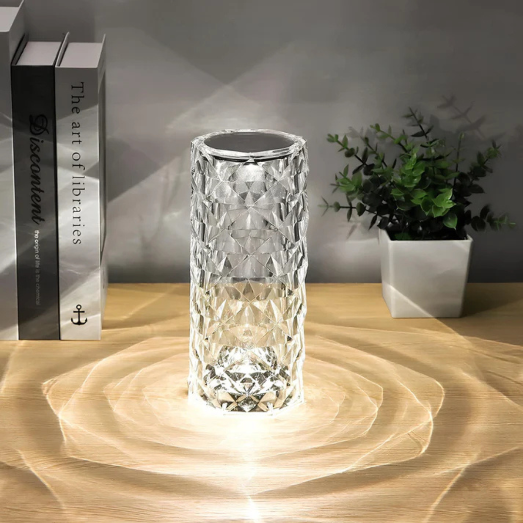 Kristalldesign bordslampa med touchfunktion, perfekt som sänglampa eller som accent i hemmet.