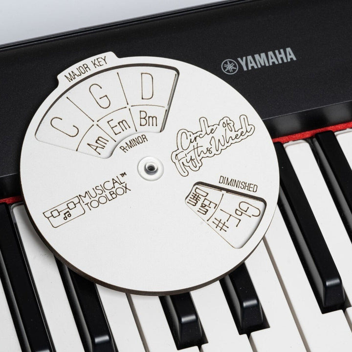 "Elegant trä melodiverktyg för musiker, justerbar i vit finish, hållbart och vackert designat för musikstudion."