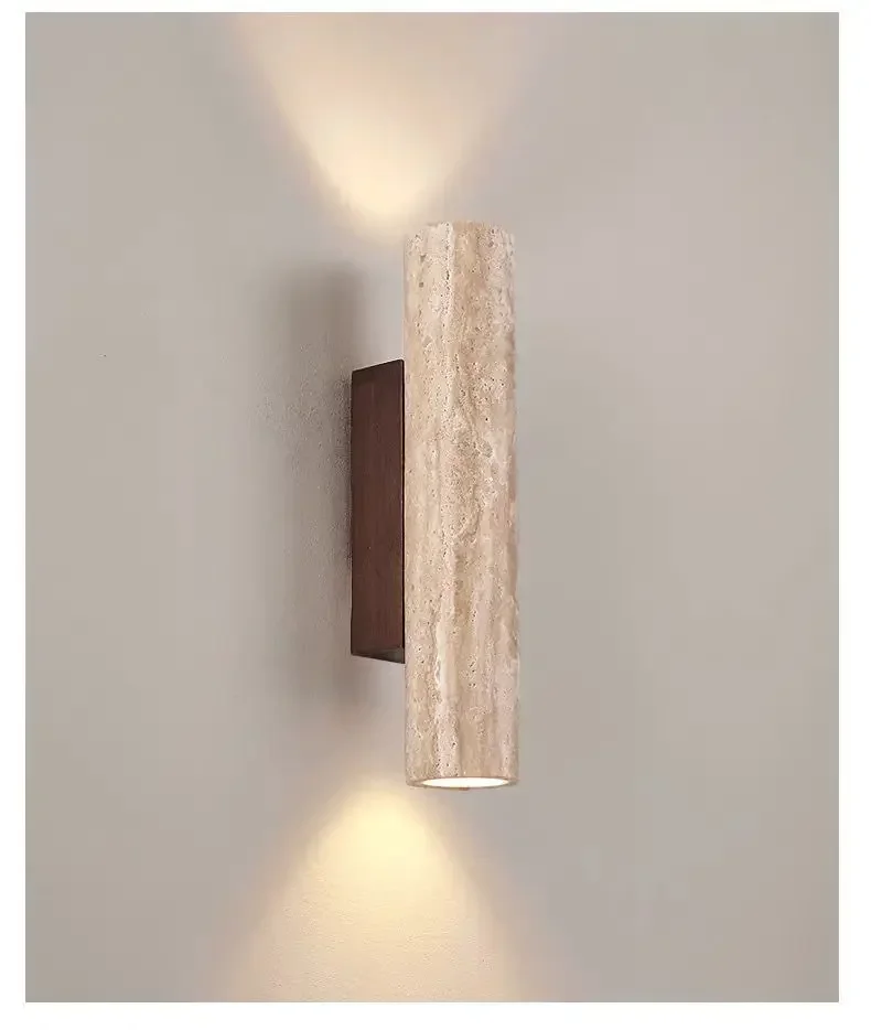 Exklusiv travertin vägglampa. Elegant design med LED-belysning som lyfter din heminredning.