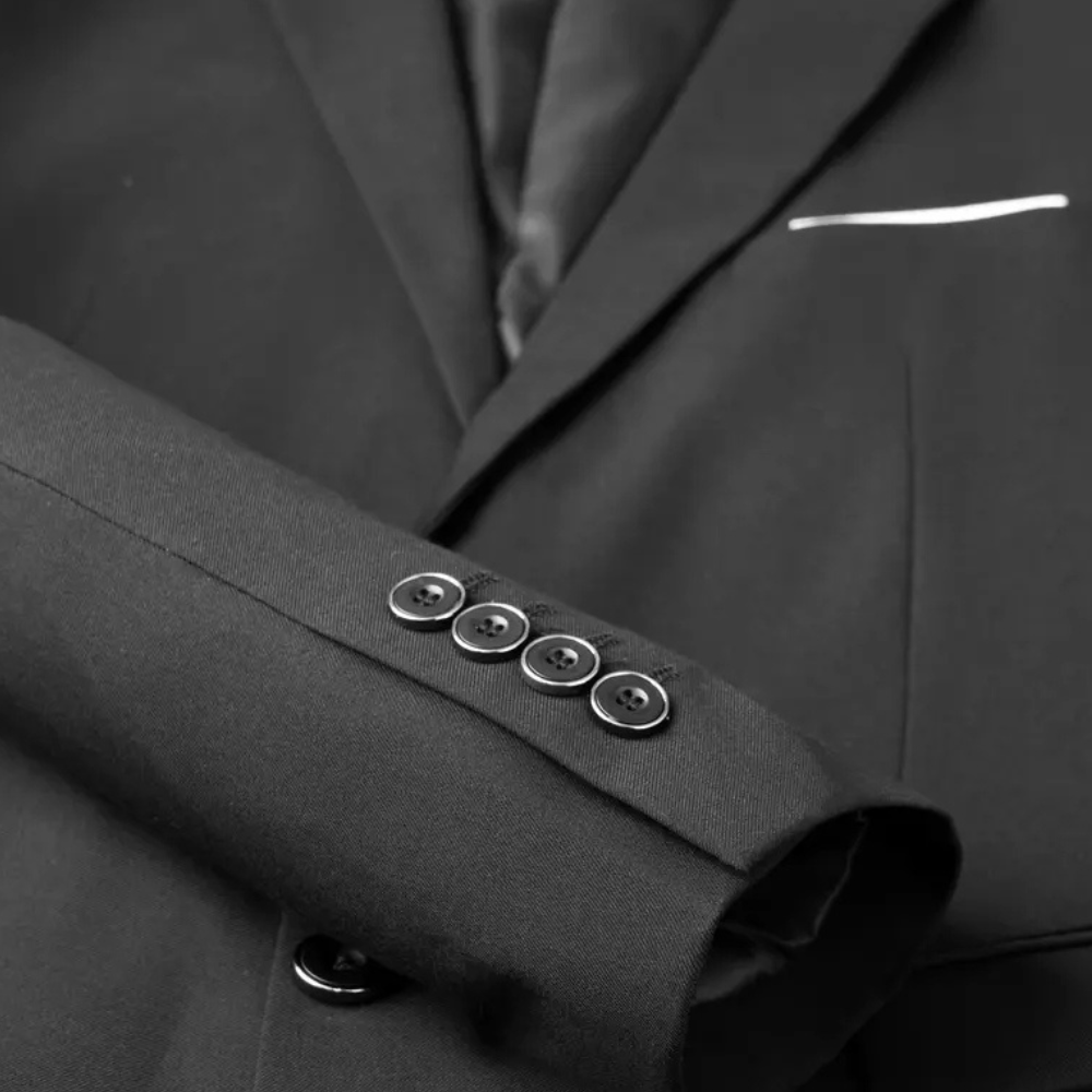 Herrkostym Leon, tredelad slimfit. Stilren och modern affärsdräkt för en självsäker, elegant stil.