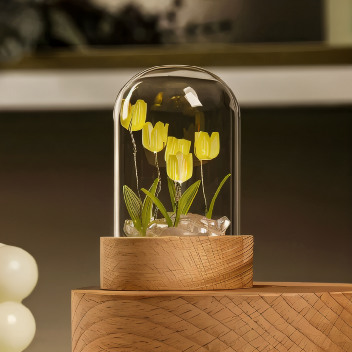 Romantisk bordslampa, tulpan design med LED nattljusfunktion för sovrummet.