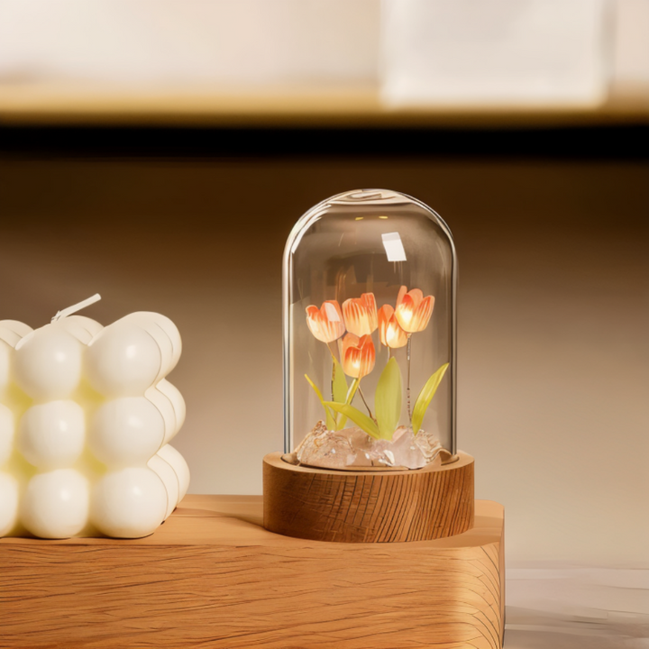 Elegant bordslampa, LED-belysning med vacker tulpanblomsterdesign och charm.