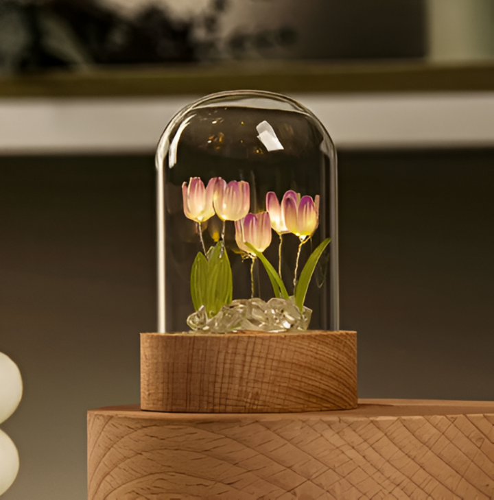 Tulpanformad LED-bordslampa, dekorativ och mysig heminredning för alla rum.