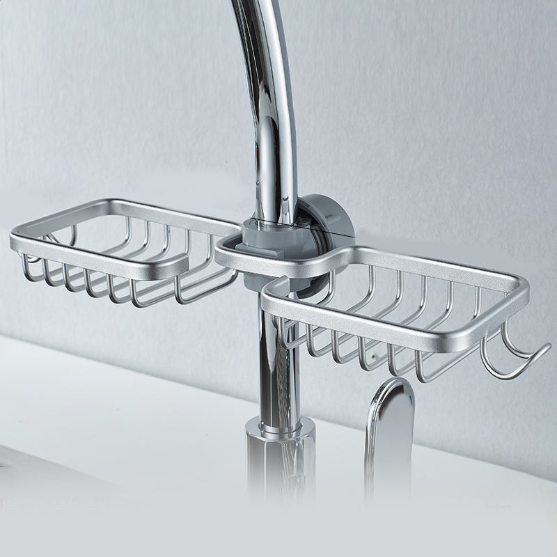 "Elegant tvålhållare i matt svart och silver, robust aluminium, för både kök och badrum, ger stil och organisation."