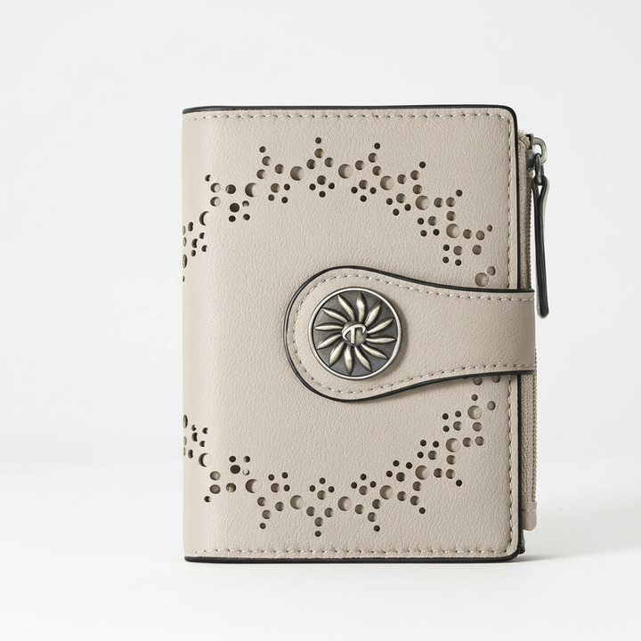 Elegant korthållare i läder med RFID-funktion, smal och kompakt design.
