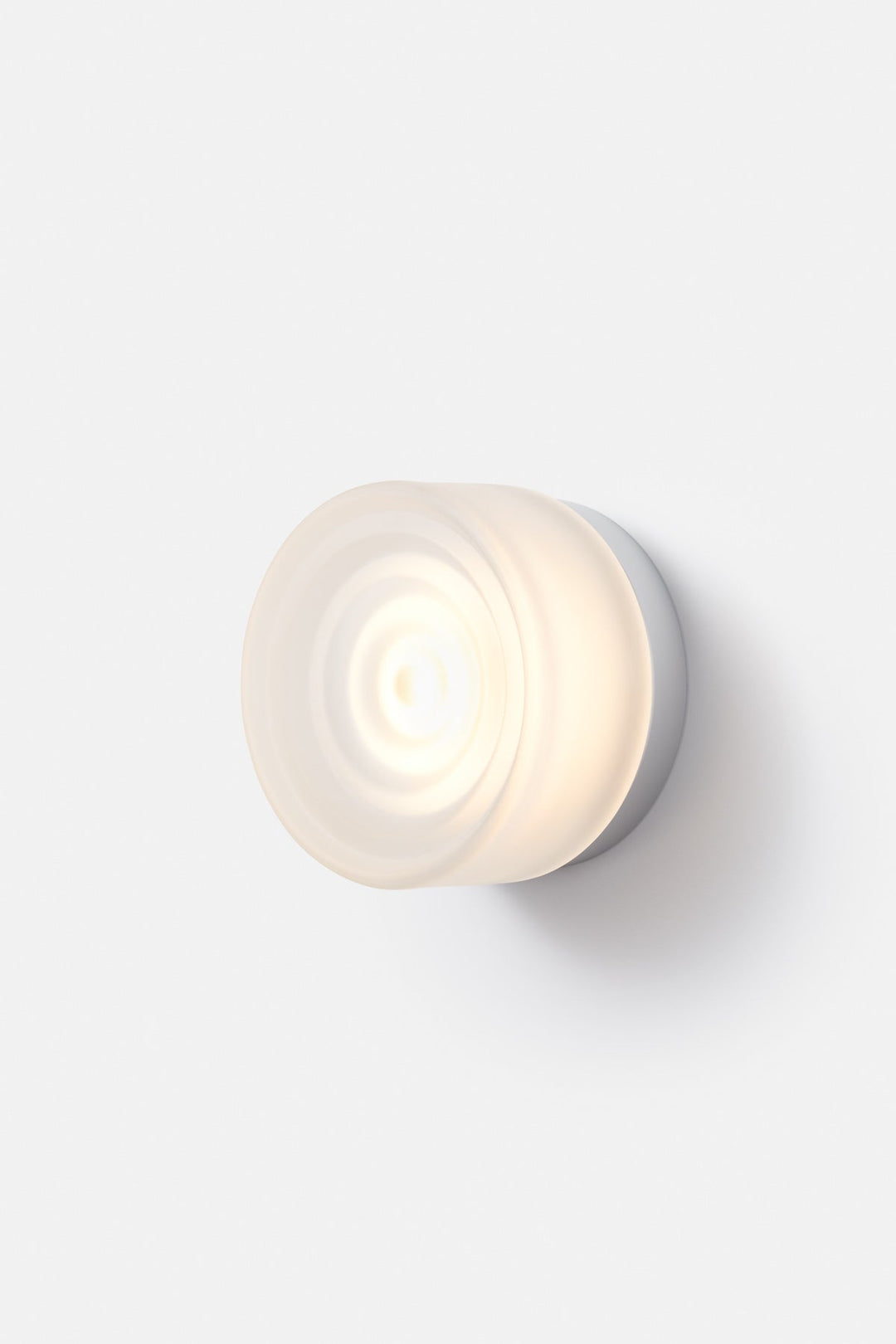Väderbeständig vägglampa, modern LED utomhusbelysning för trädgård & fasad.