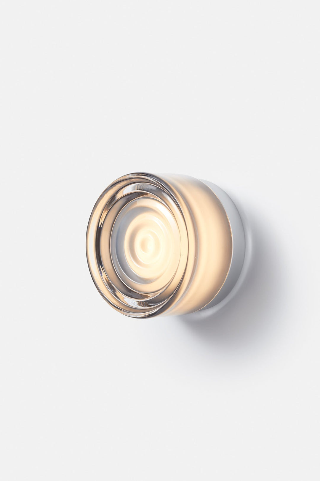 Designbelysning för utomhus, väderbeständig vägglampa med elegant stil.
