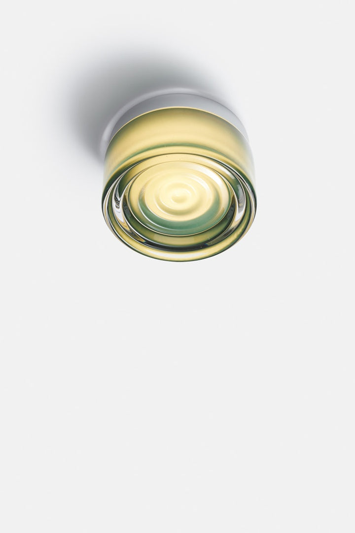 Fasadbelysning med modern vägglampa, IP65, perfekt för att lysa upp din entré.