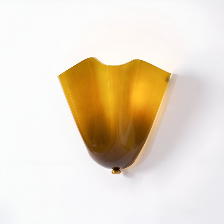 Elegant snäckdesign vägglampa. LED-belysning för sovrummet som ger mysigt och lugnt ljus.