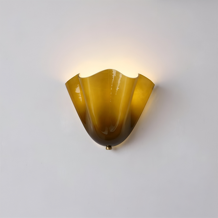 Snäckinspirerad designlampa. Modern LED-vägglampa, perfekt för stämningsfull inredning.
