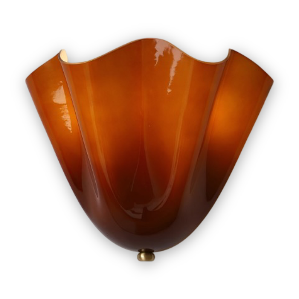 Mysig LED-vägglampa i snäckdesign. Perfekt för sovrummet, modern belysning och inredning.