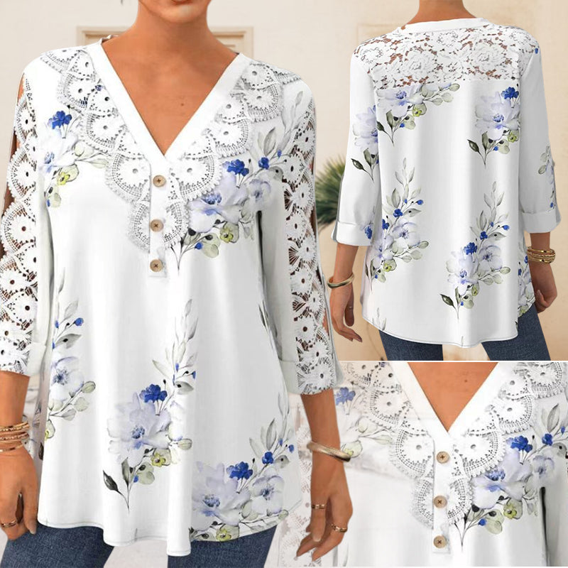 "Elegant V-ringad blus med blommigt mönster och spetsdetaljer, trekvartsärmar, passform för casual och formella tillfällen."