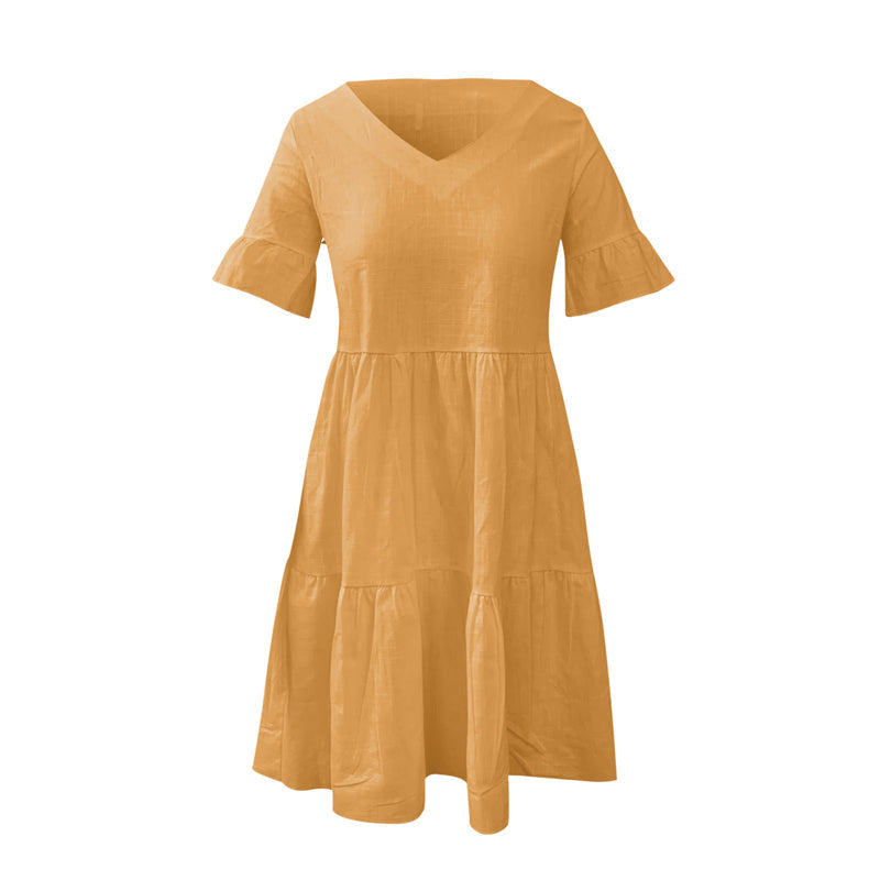"Elegant V-ringad sommarklänning i mjukt nylon, vit färg. Perfekt för kvinnor, chic stil och ledig passform."