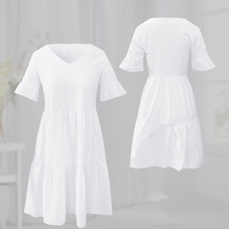 "Elegant V-ringad sommarklänning i mjukt nylon, vit färg. Perfekt för kvinnor, chic stil och ledig passform."
