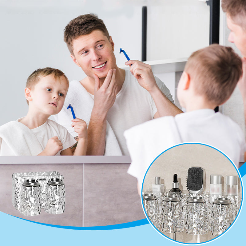 "Elegant väggmonterad tandborsthållare med munsköljkopp i silver/grå, sparar plats och håller badrummet organiserat."