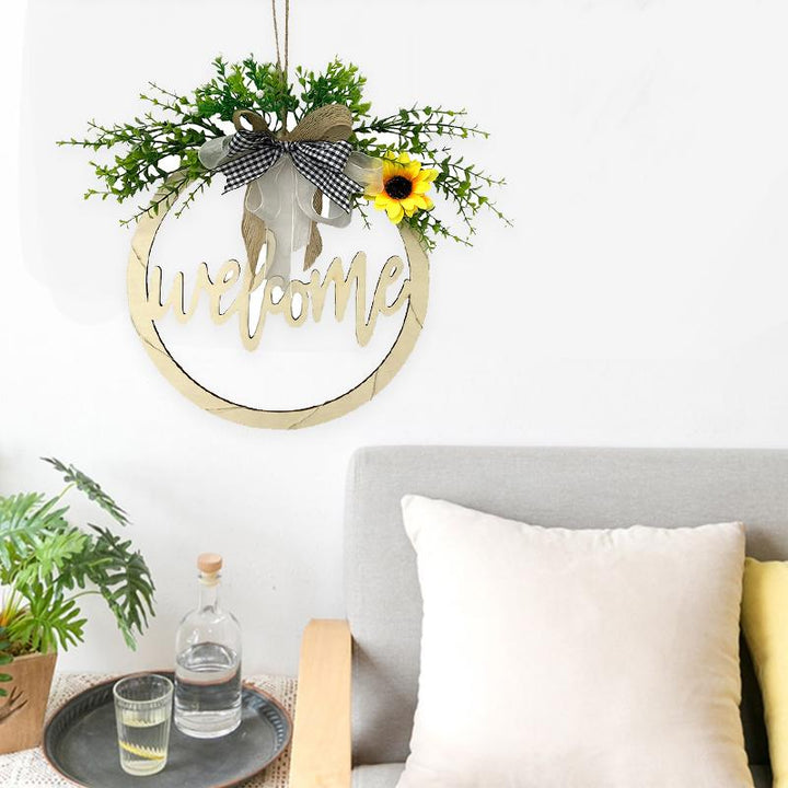 "Elegant välkomstkrans med naturtrogna blommor för både inomhus- och utomhusbruk, passar alla säsonger."