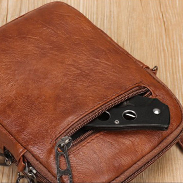 "Elegant vintage mini crossbody-väska i PU-läder, svart och kompakt, perfekt för kvinnor som söker stil och funktion."