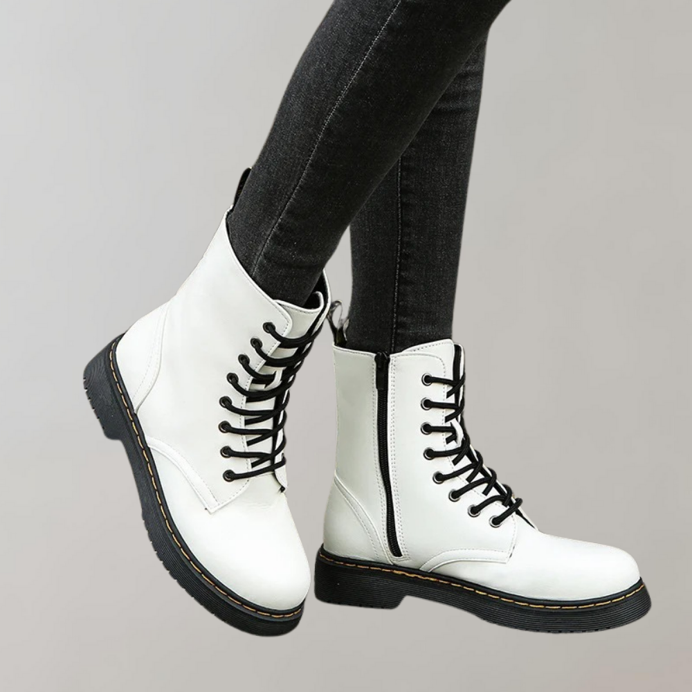 Dambootser Luna – eleganta vita stövlar. Komfortabla damskor för en tidlös och stilren look.