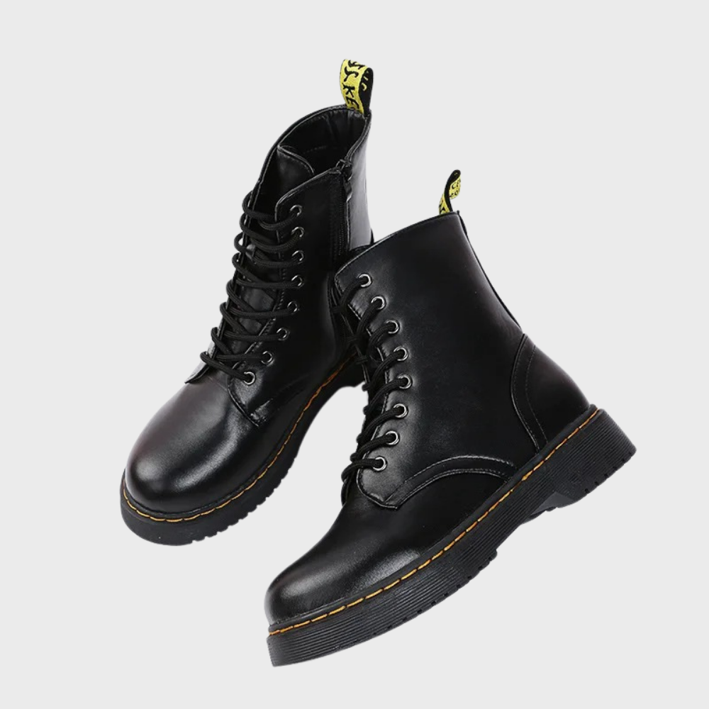 Vita stilrena Dambootser Luna. Komfortabla damstövlar med modern design. Ett måste i skogarderoben.