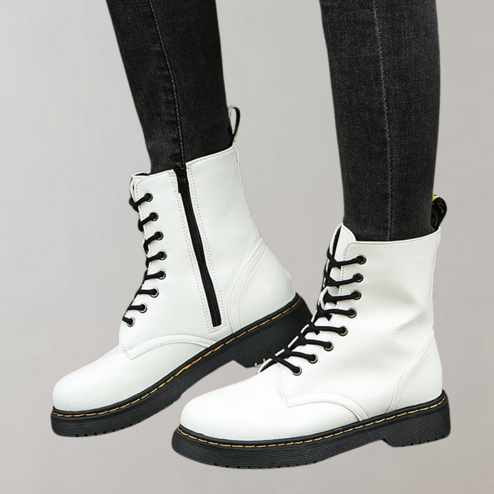 Luna Dambootser i svart. Eleganta damstövlar med hög komfort. Passar perfekt för alla tillfällen.