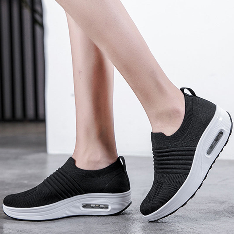 "Eleganta damsneakers med luftkudde och stöd för fotvalv. Finns i flera färger, elastiska och andas material."