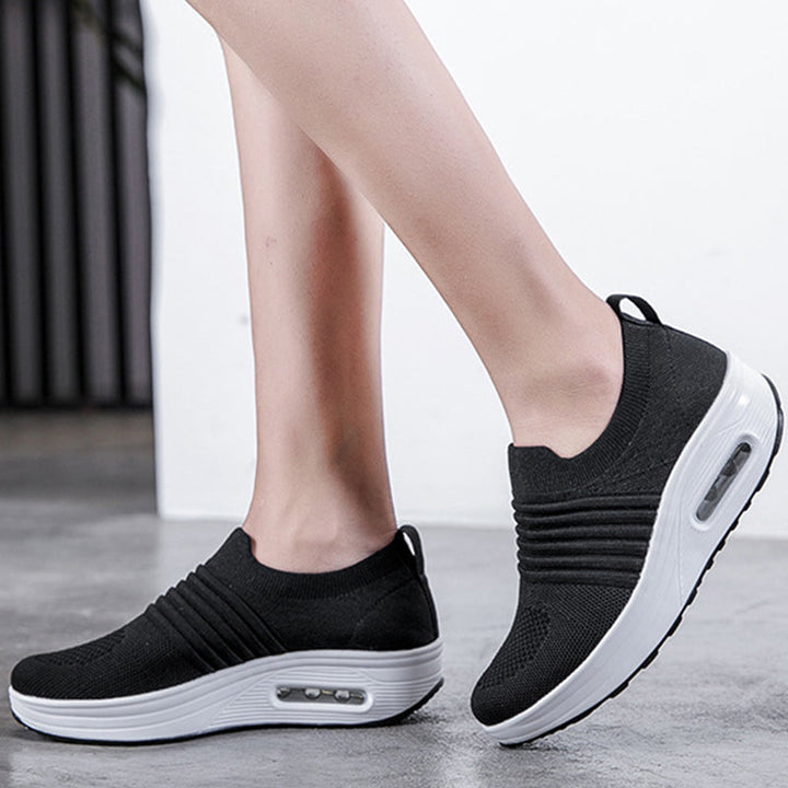 "Eleganta damsneakers med luftkudde och stöd för fotvalv. Finns i flera färger, elastiska och andas material."
